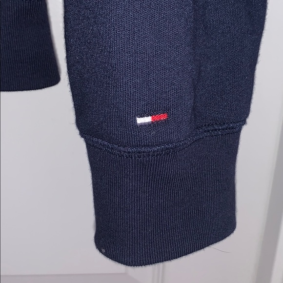 Tommy Hilfiger Women’s Crewneck - Picture 4 of 5